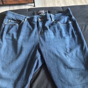 TORRID BOMBSHELL SKINNY JEANS